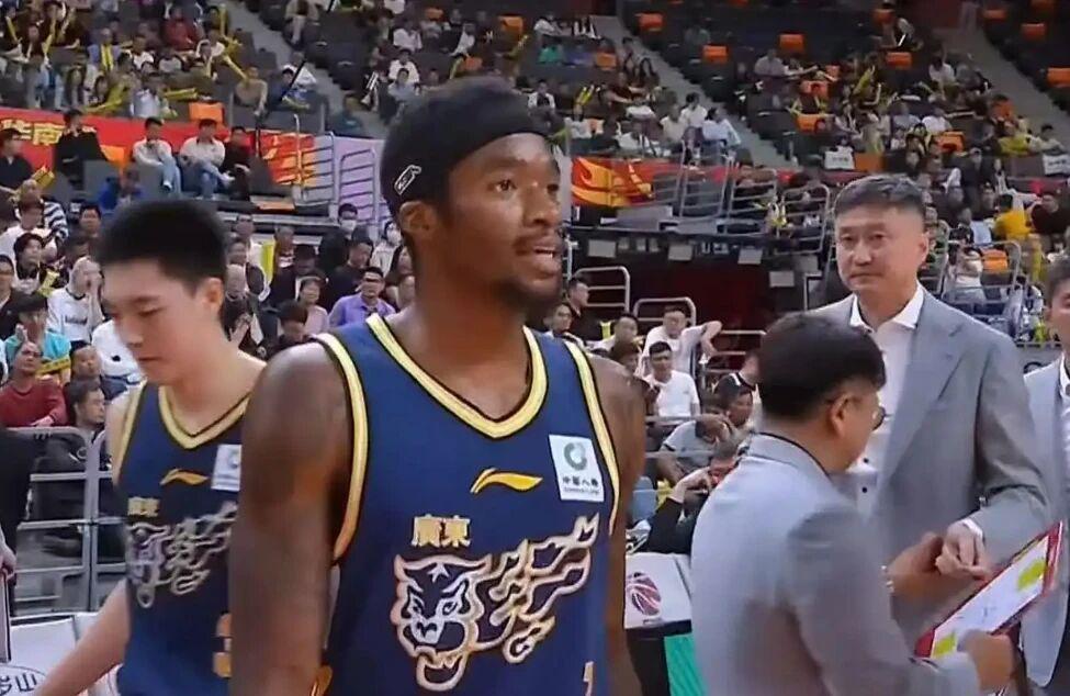 宝威体育-CBA新消息！广东广厦外援调整，北京男篮辟谣，深圳签2米18盖帽王